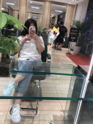 -罗亚帝造型·烫发染发