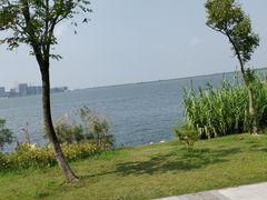 -上海滴水湖皇冠假日酒店