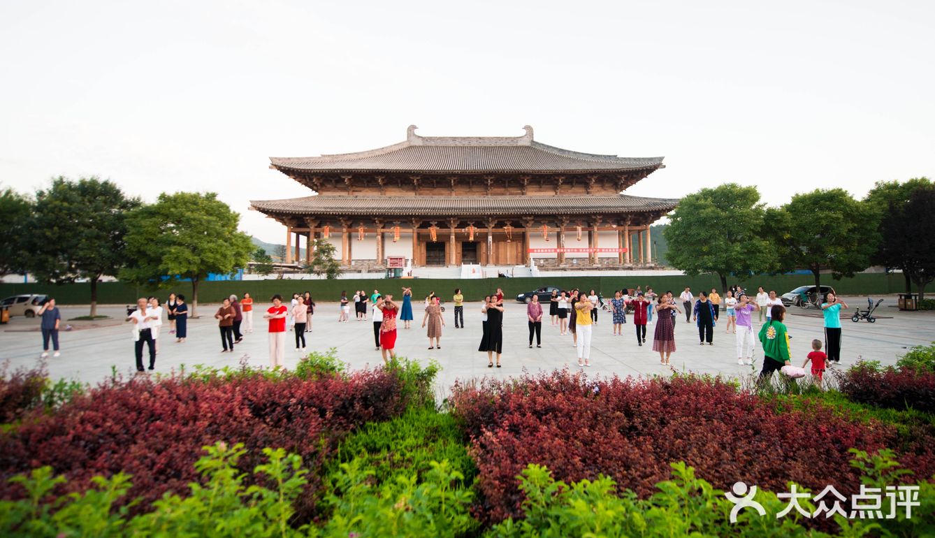 来到这里，能瞻拜到佛祖舍利，真是无上的荣幸