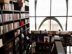 -钟书阁(松江泰晤士小镇店)