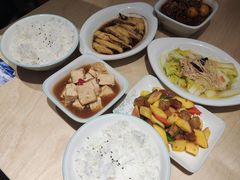 -老乡鸡(上海白玉兰广场店)