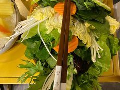 -野山舂·贵州现舂酸汤牛肉(民生路店)