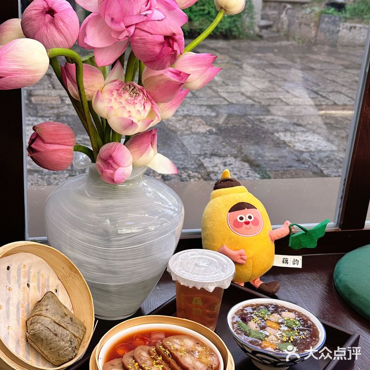 🪷藕韵｜漫过青石板，让整个园子都沉醉荷香