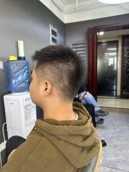 -藤野造型烫发染发