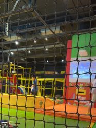 -蹦蹦跳跳(新奥购物中心店)