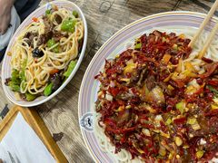 辣皮子滚刀肉拌面-歹歹的加个面过油肉拌面(贵州路店)