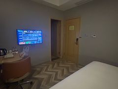 -维也纳酒店(苏州东方之门金鸡湖店)
