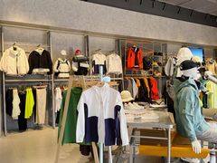 -百年港湾奥特莱斯(香炉礁店)