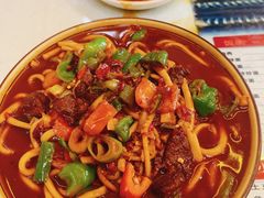 -吐尔逊拌面美食