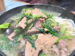 豬潤牛肉皮蛋芫茜米粉-华嫂冰室(尖沙咀店)