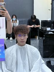 -藤野造型专业烫染接发