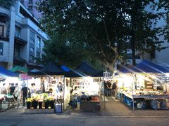 -吴山路夜市