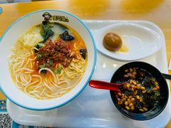 -灵芝妹子海鲜米线(劳动公园店)