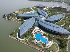 -上海滴水湖皇冠假日酒店