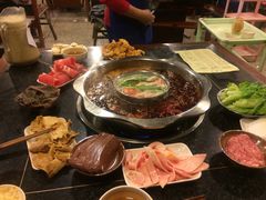 -邓莽子老火锅(中兴路总店)
