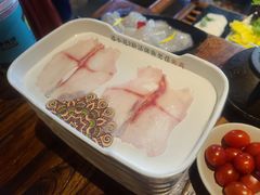 -老牌坊云南鱼豆花火锅(爱建店)
