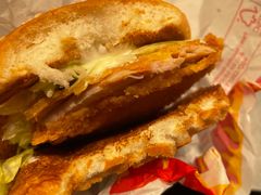 麦辣鸡腿堡-麦当劳(展览路店)