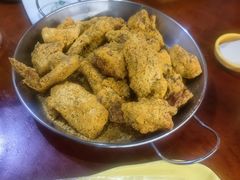 -BHC炸鸡(明洞总店)