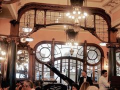 -Majestic Café