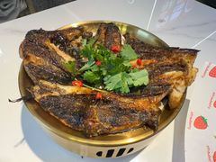 -嗨辣小聚·盘锦河蟹·海鲜烧烤龙虾(盘锦十年好店)