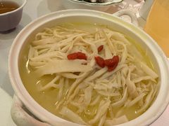 -桂满陇·手作小笼包&江南叫花鸡(中山公园店)