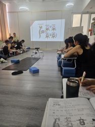 -亚太瑜伽普拉提学院