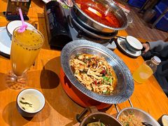 牛肝菌炒饭-老滇山寨•云南特色菜•地方菜•民族风情歌舞表演(金碧店)