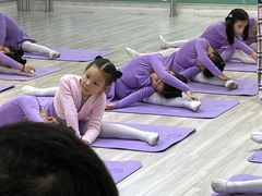 -小荧星艺校(浦东中环分校)