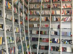 -钟书阁(松江泰晤士小镇店)