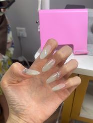 -小黑瓶美甲美睫
