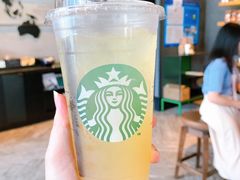 -星巴克(七宝领展广场1F店)
