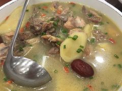 土鸡炖宽粉-东北风味思缘食府(对湖路店)