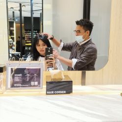 -HAIR CORNER