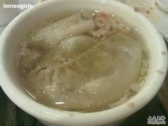 鲍翅灌汤饺...可惜破了-稻香(新港中心店)