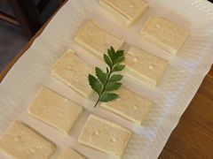 -花菇朵·云山雀 ll 野生菌锅·野果酸汤·精品滇菜(万柳店)