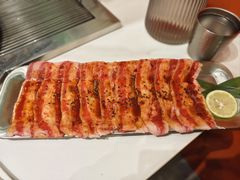 -山野的朋友露营炭火烤肉