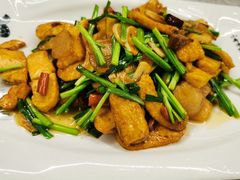 -蔼若春.传承三十年云南菜(金碧公园店)