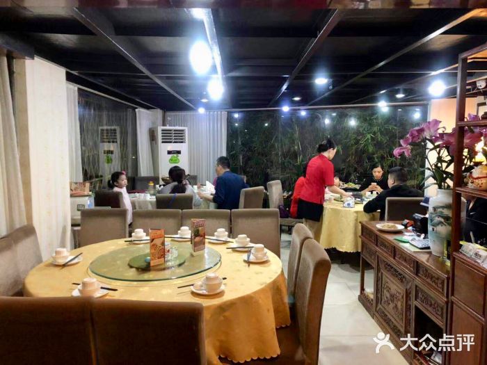 贵州人家·酸汤火锅·20年老字号大堂图片