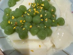 小青团冰豆腐花-李百蟹·江南蟹黄面·河景餐厅(夫子庙总店)