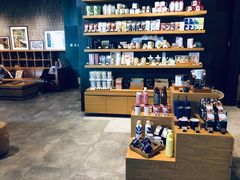 零售区-星巴克臻选(深圳罗湖万象城店)