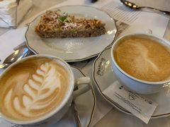 -Majestic Café