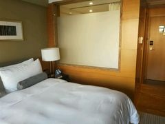 -珠海拱北口岸希尔顿欢朋酒店