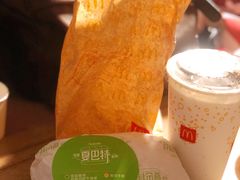 -麦当劳(轻轨曹杨路店)