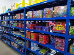 -逝水玩具折扣店
