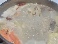 -三人行骨头王火锅(长寿店)