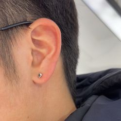 -AI艾耳·专业手工耳洞·穿孔美学馆