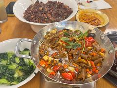 -堂瓦里·33年传统赣菜(第一街区店)