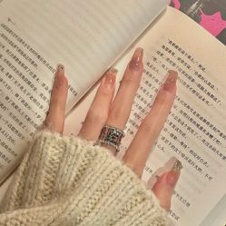 -悦指间美甲美睫