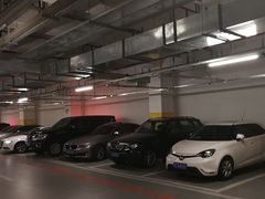 -虹桥天地-停车场