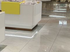-J-Optical佳视明眼镜·蔡司视觉(青岛金茂览秀城店)